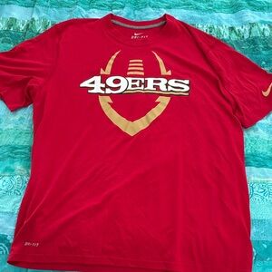 Men’s Nike Red 49ers Dri-FIT Tee
Large, worn once
